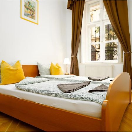 Emerald Suite With Free Parking Budapest Bagian luar foto