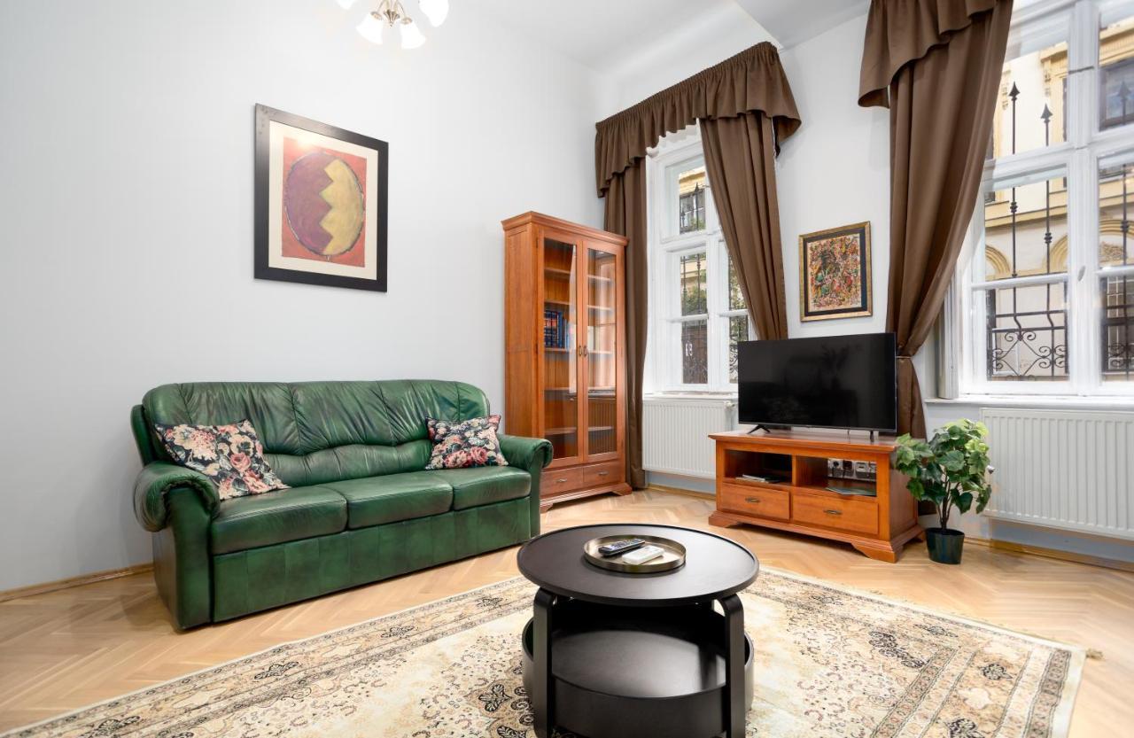 Emerald Suite With Free Parking Budapest Bagian luar foto