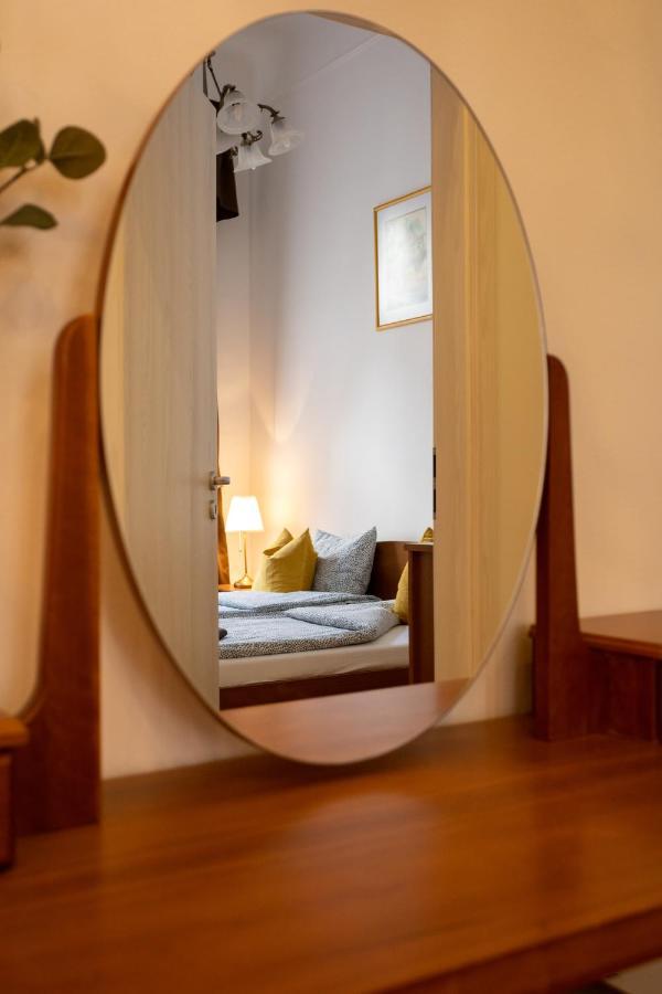 Emerald Suite With Free Parking Budapest Bagian luar foto