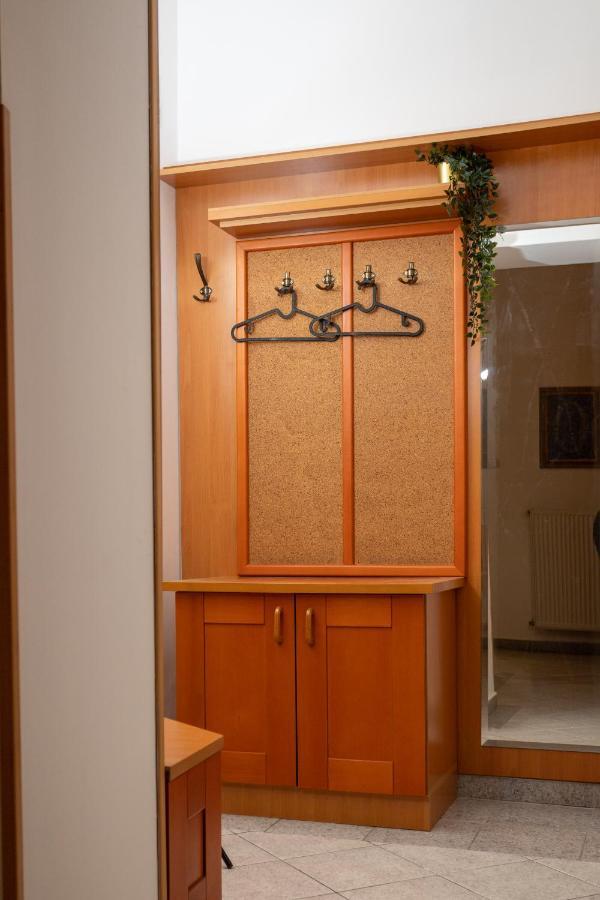 Emerald Suite With Free Parking Budapest Bagian luar foto