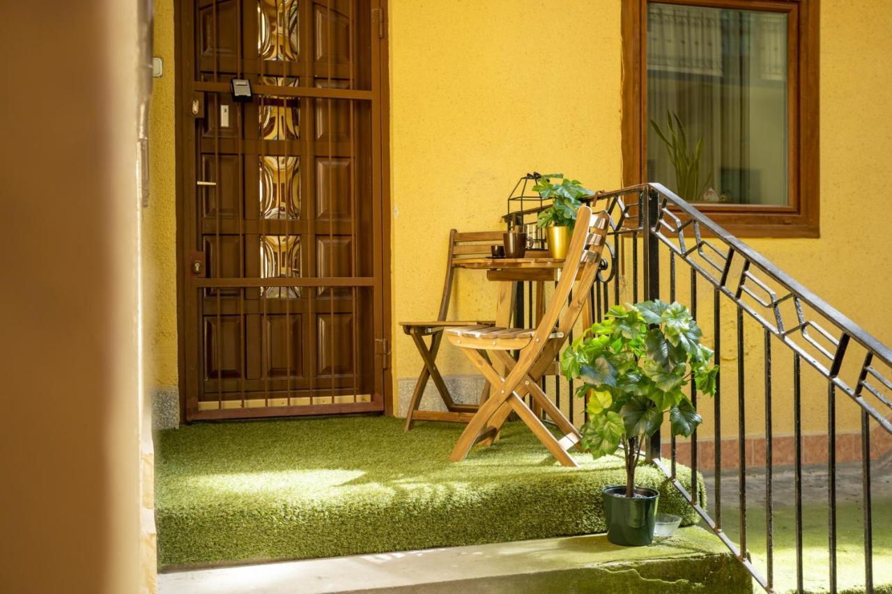 Emerald Suite With Free Parking Budapest Bagian luar foto