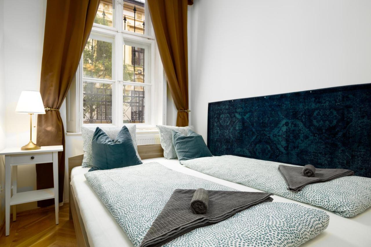 Emerald Suite With Free Parking Budapest Bagian luar foto