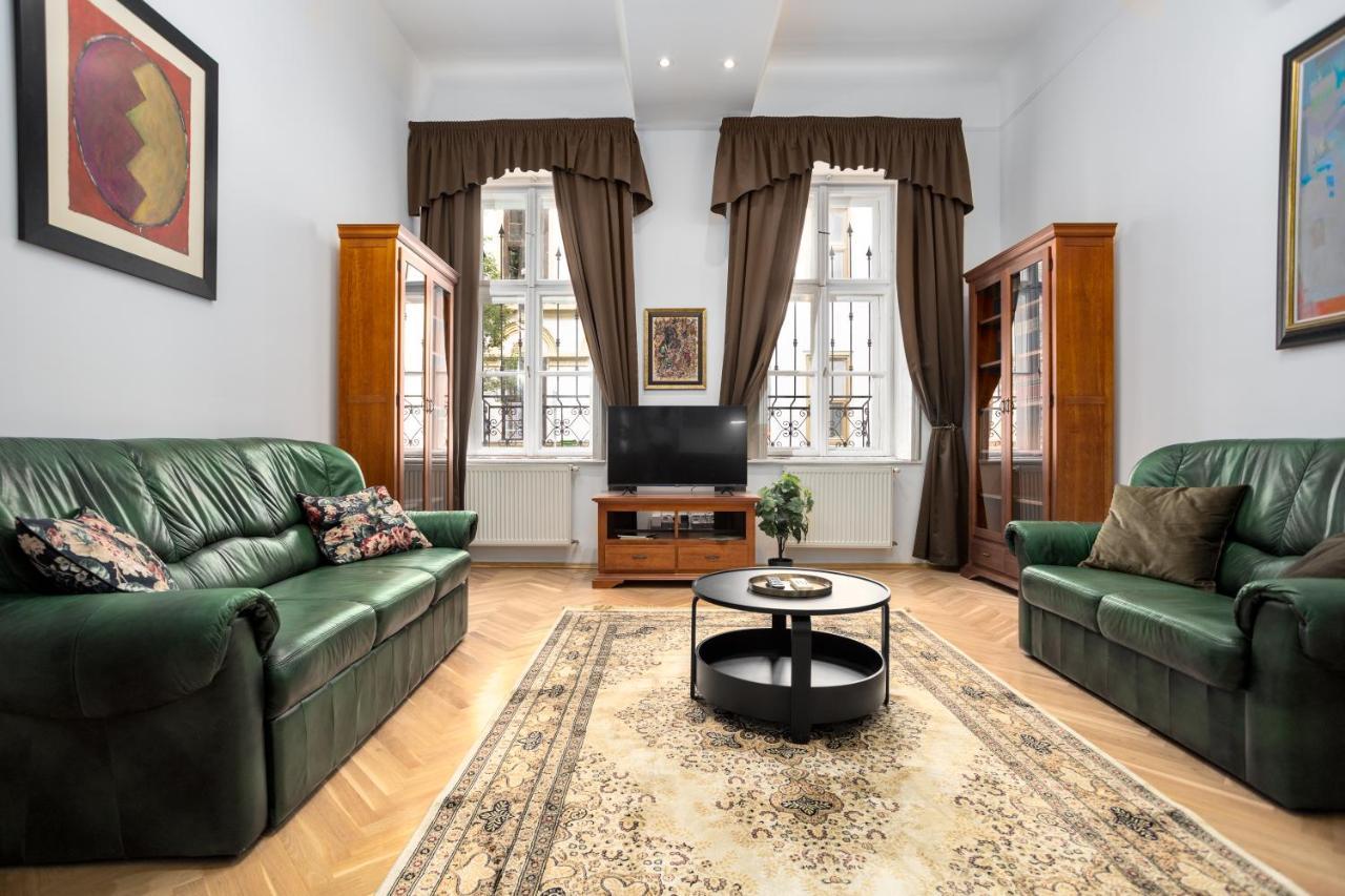 Emerald Suite With Free Parking Budapest Bagian luar foto