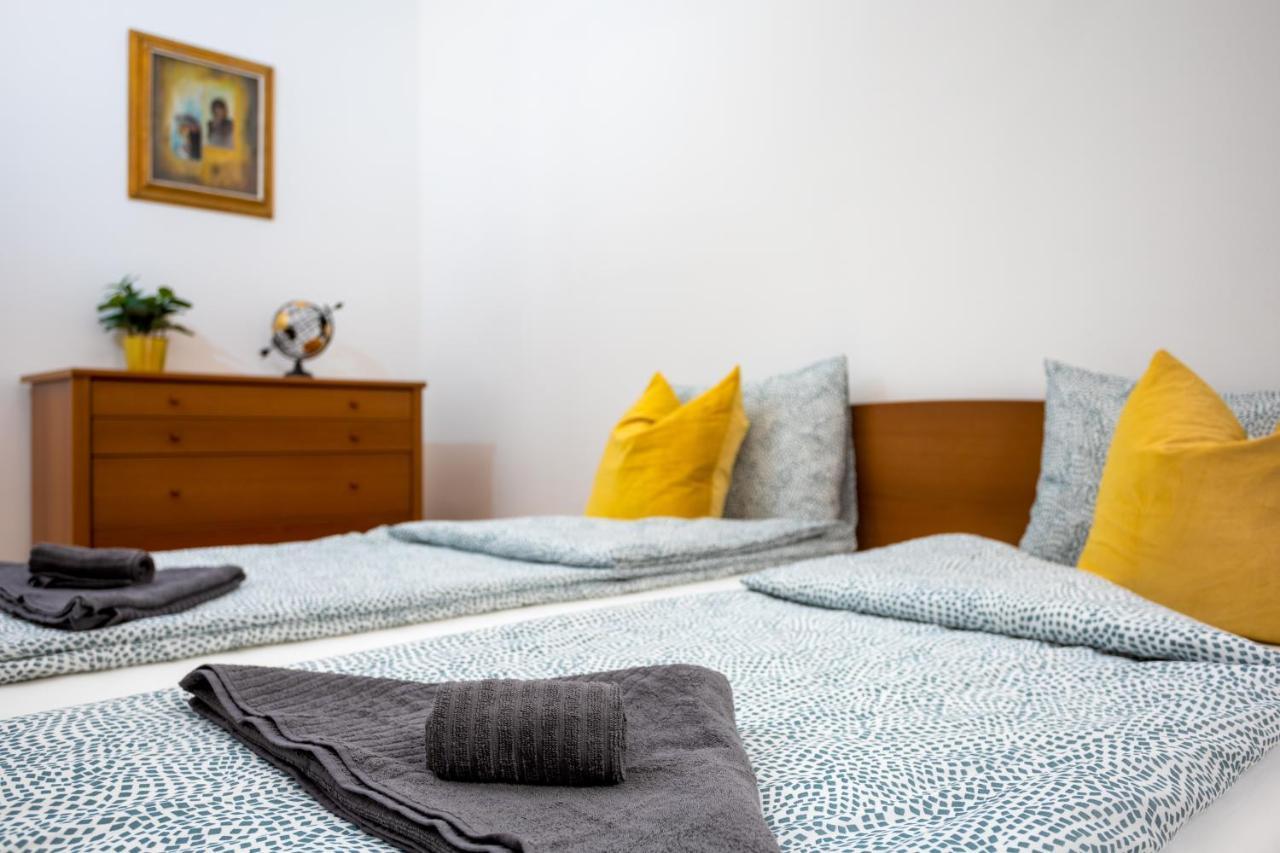 Emerald Suite With Free Parking Budapest Bagian luar foto
