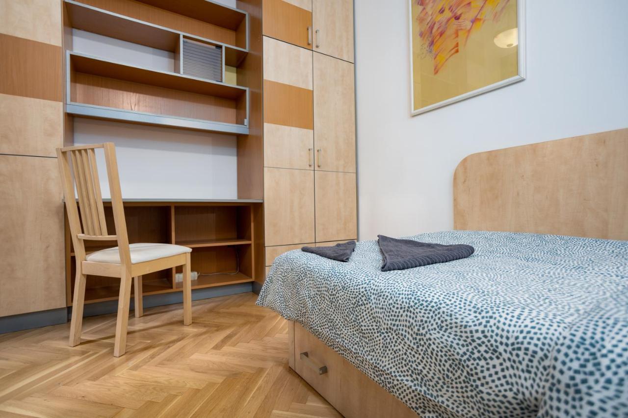 Emerald Suite With Free Parking Budapest Bagian luar foto