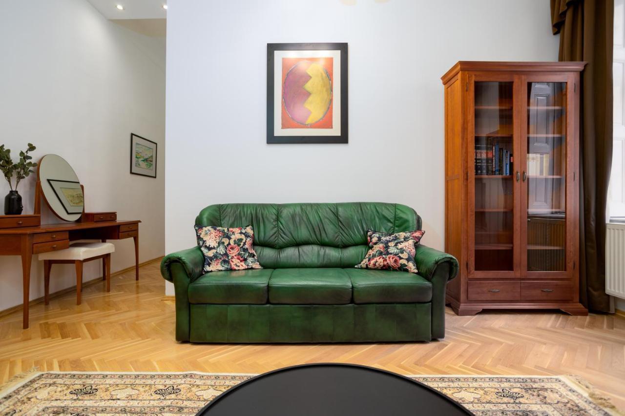 Emerald Suite With Free Parking Budapest Bagian luar foto