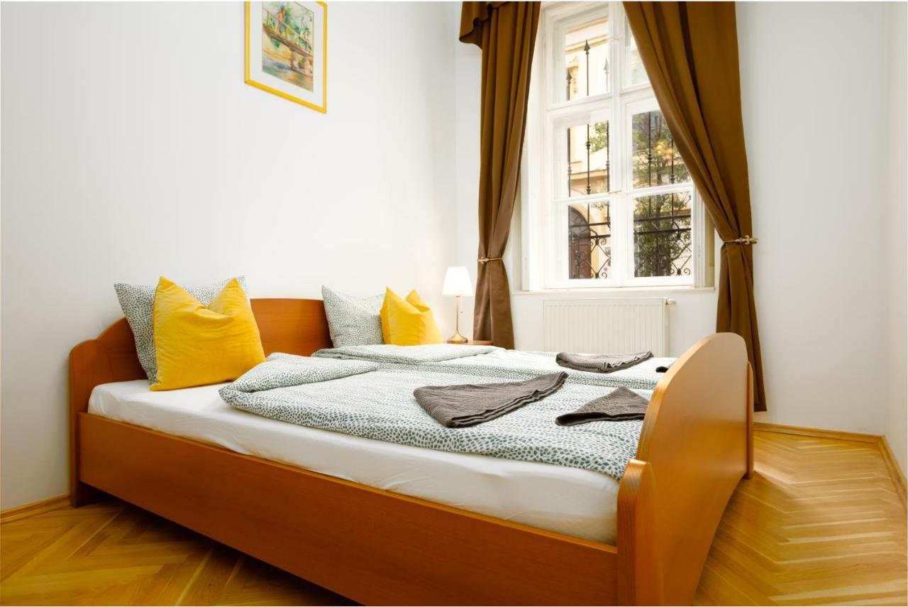Emerald Suite With Free Parking Budapest Bagian luar foto